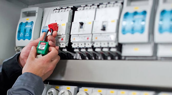 REASONS WHY YOU NEED TO HAVE PROPER ELECTRICAL PANELS AND ELECTRICAL SWITCHES