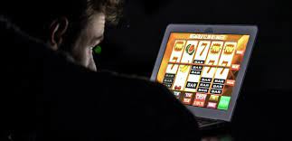 Simple Income From Online Casinos in the UK 