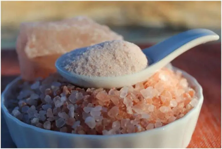 Himalayan Rock Salt Crystals: what is it that makes them pink?