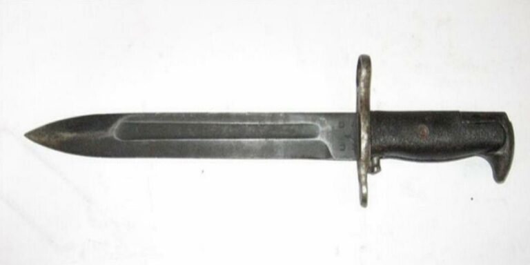 Why Did the Military Replace the M1905 with the M1 Bayonet?