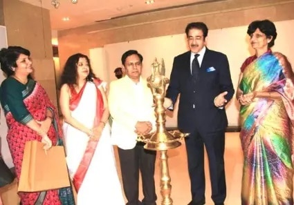 Sandeep Marwah Inaugurated Exhibition by Atypical Advantage