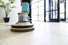 The Benefits of Using a Commercial Cleaning Service