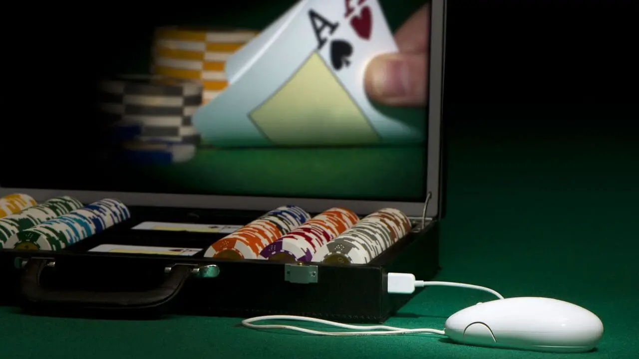 Online-Casino-by-Creativaimage-GettyImages-ccf858b2