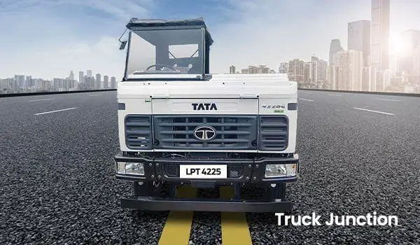 Tata Motor’s best-selling model: Tata Signa 4825.TK and Tata LPT 4225 Cowl