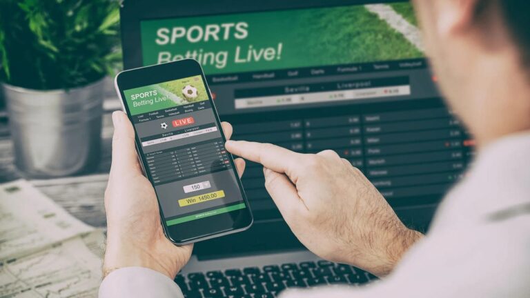 Earn Money With Effective Football Betting Strategies