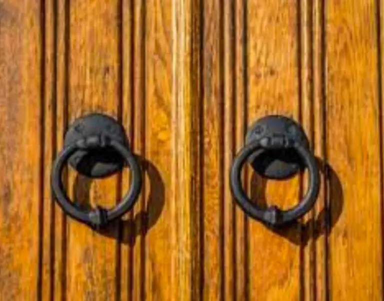 The Best Door Handle Pairings for Oak Doors