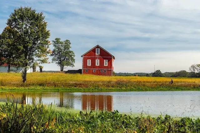 Five Tips to Find the Best Pole Barn Builders