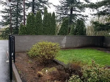 6 Reasons to Consider a Concrete Retaining Wall for Your house