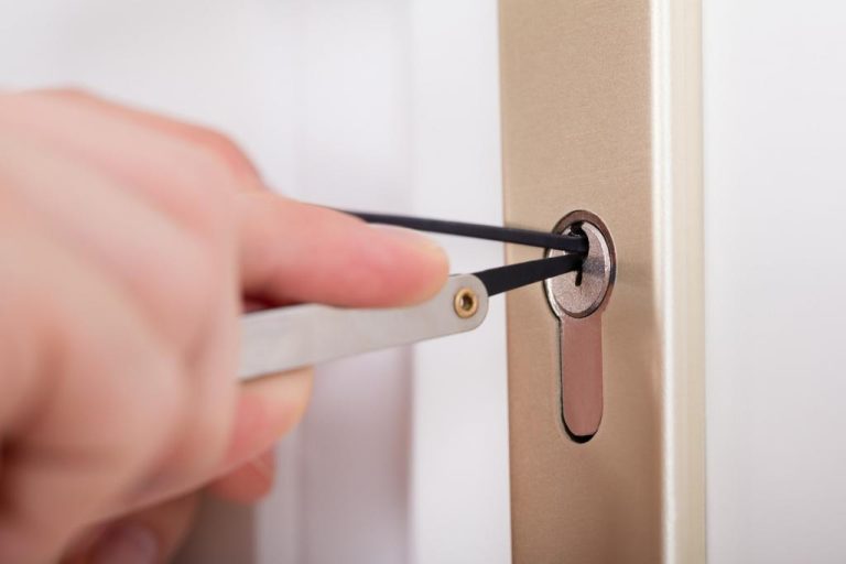 LOCKSMITH VARIES – DO YOU NEED AUTO LOCKSMITHS, SAFE SPECIALIST OR COMMERCIAL LOCK GUY?