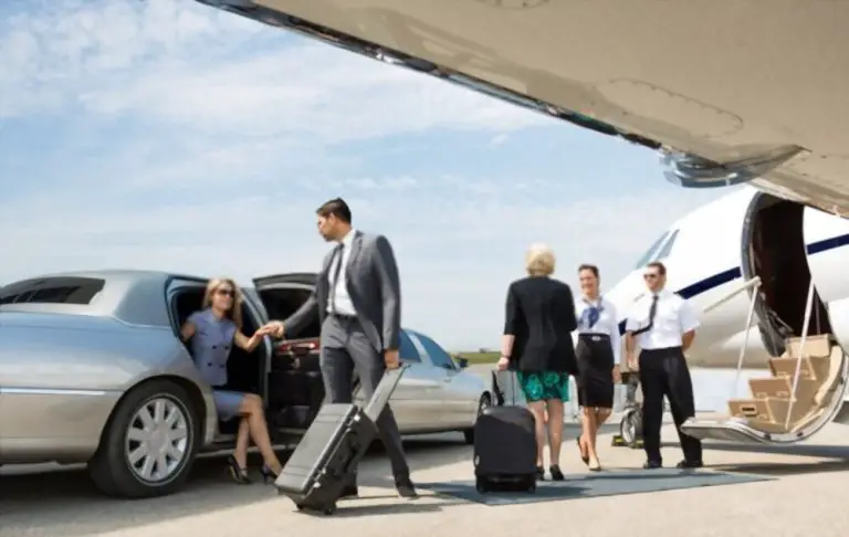 Why Use Luxury Limo Services For Business Meetings?