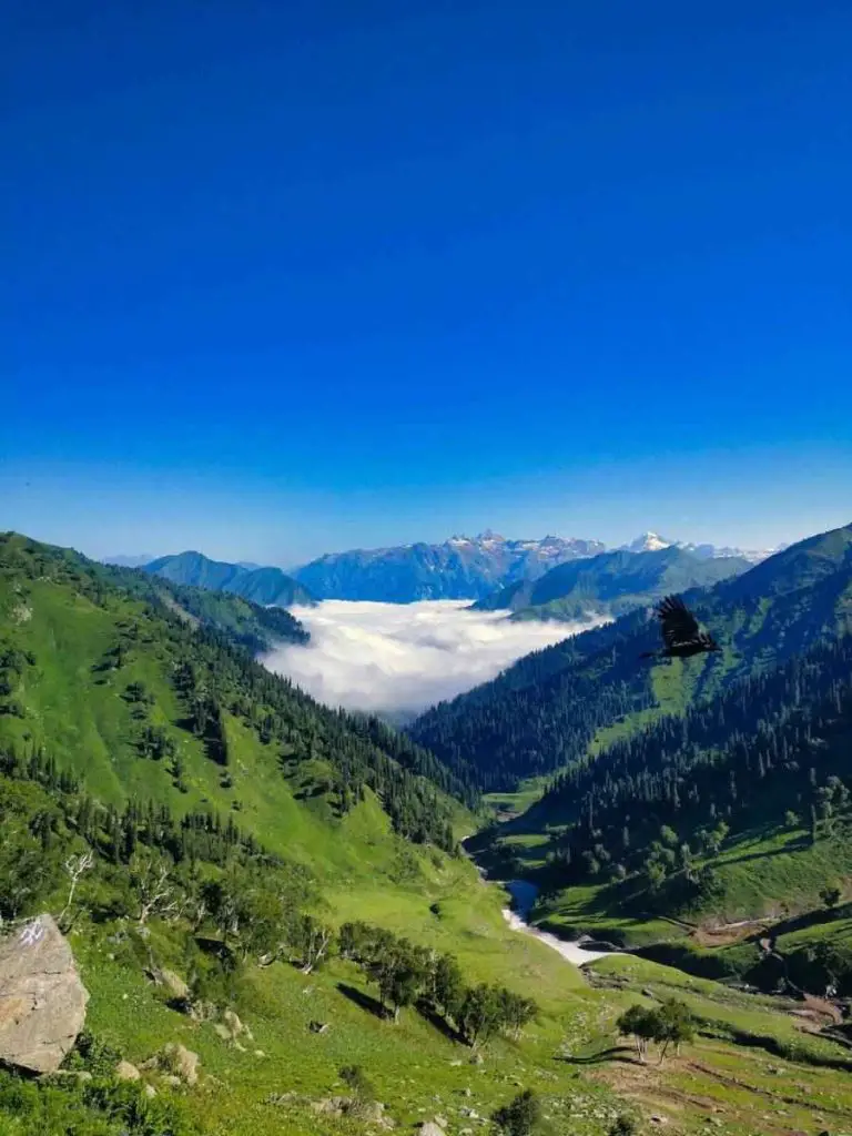 9 Beautiful Places in Kashmir That Will Leave You Mesmerized