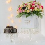 Freshknots – Box Of Flowers And Cake - Gifts with Flowers