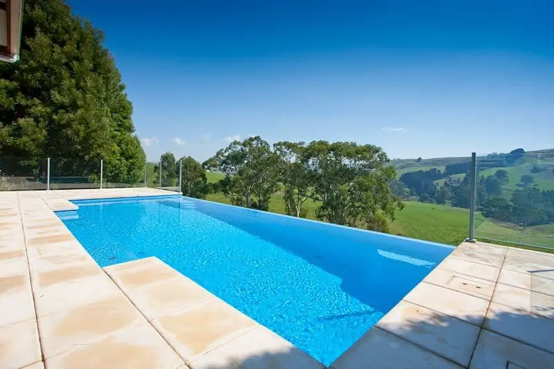 Compass-Pools-Melbourne-Infinity-Pools-Mirboo-North-South-Gippsland-Infinity-or-disappearing-edge-2-pool