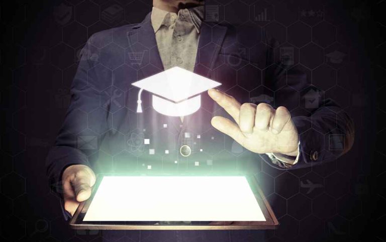 Why Online BBA Courses are the Future of Business Education