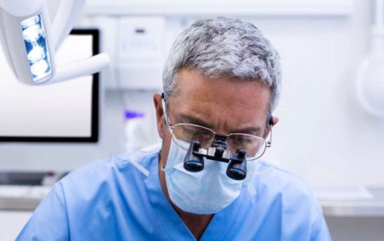 How Dental and Surgical Loupes Improve Accuracy and Reduce Fatigue