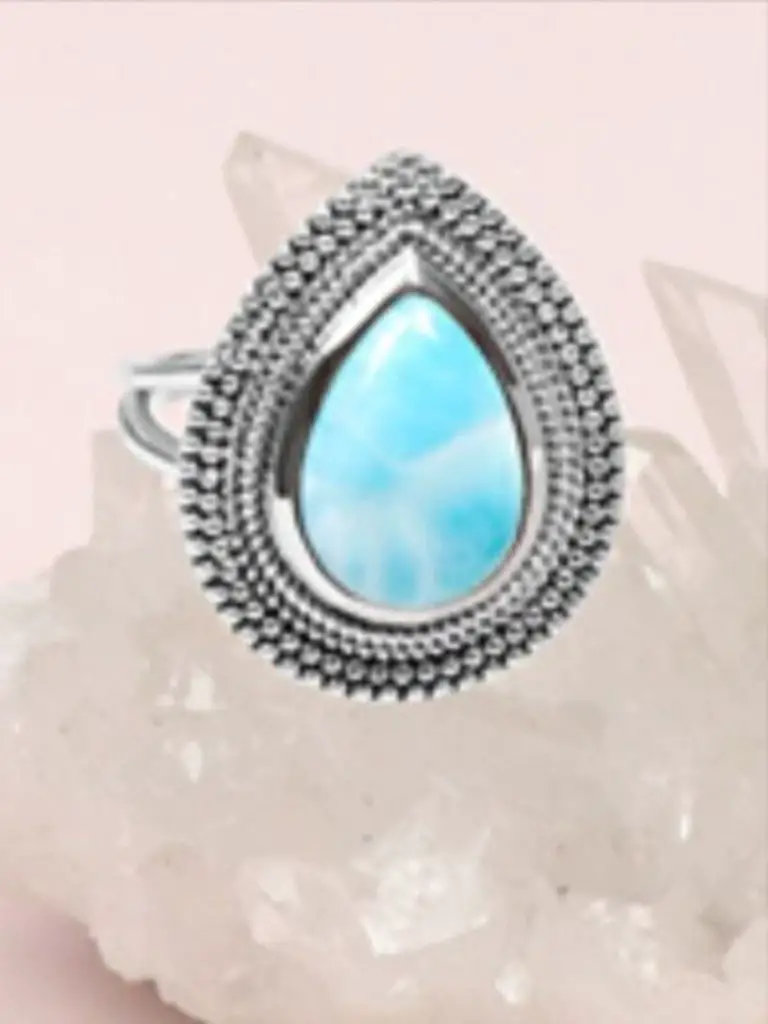 How do moonstone gems affect the body?