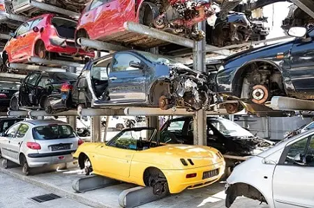 What Are the Signs That You Should Contact Auto Wreckers Brisbane?