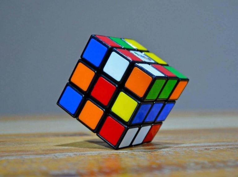 7 Tips and Tricks to Solve the Rubik’s Cube Faster