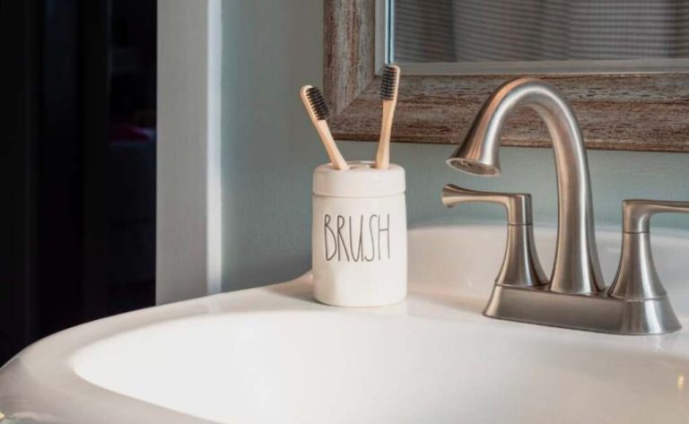 Elevate Your Bathroom Experience with Stylish Accessories