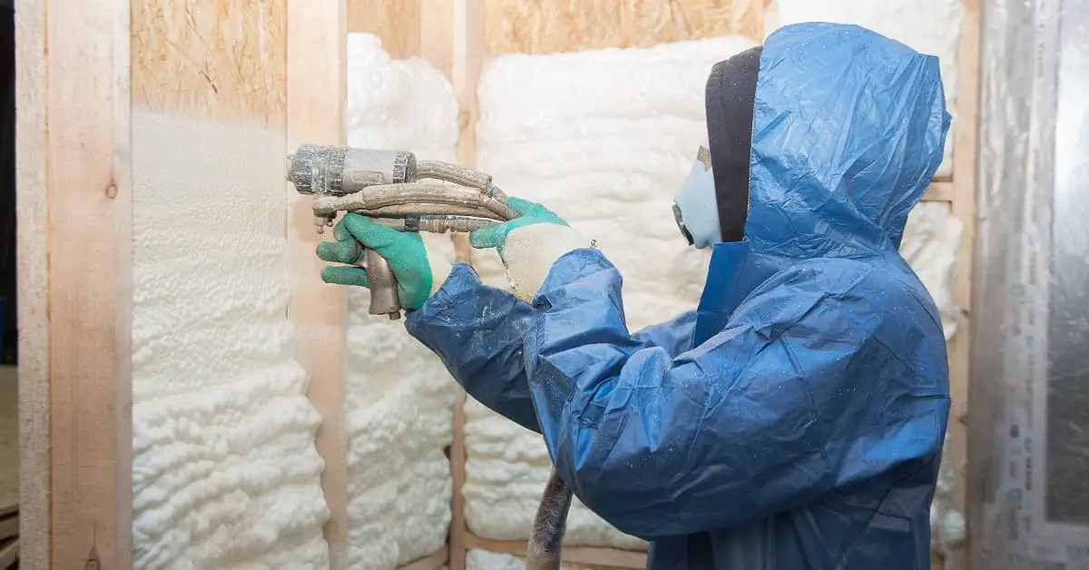 spray-foam-insulation-old-home