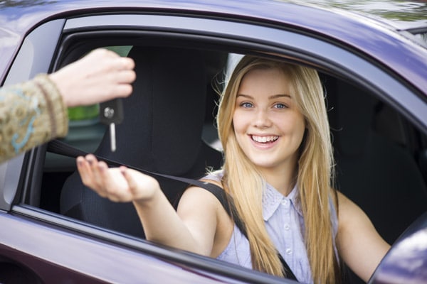 Road-Tested Excellence – Choose the Best Driving Lessons Near You