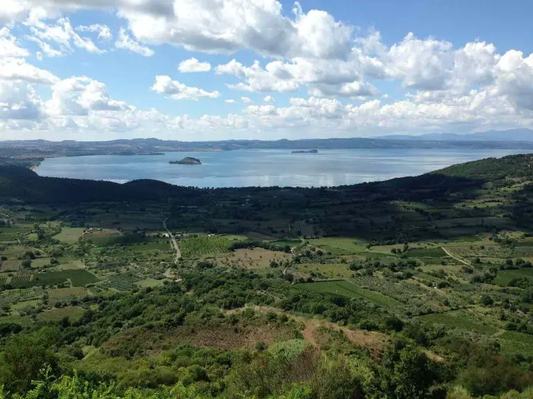 Un Tour Around the Islands of Lake Bolsena