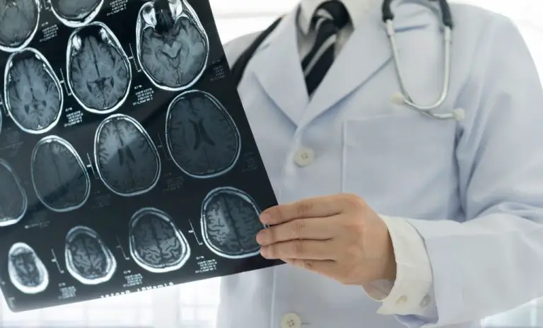 Discover the Best Neurologist in Pune at Poona Hospital