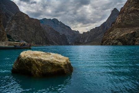 https://travelsdomain.com/hunza-valley-a-natural-wonderland/