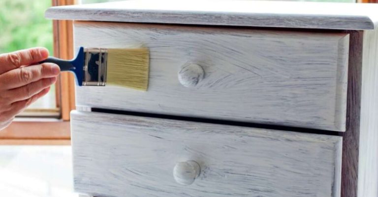 Transforming Your Furniture with Chalk Paint: A South African Guide to Antiquing