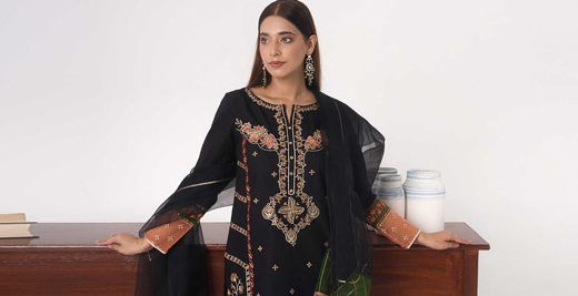 Fashion Forward: Exploring Ladies Dress Online Shopping in Pakistan, Ready to Wear Brands, and Women’s Clothing Brands