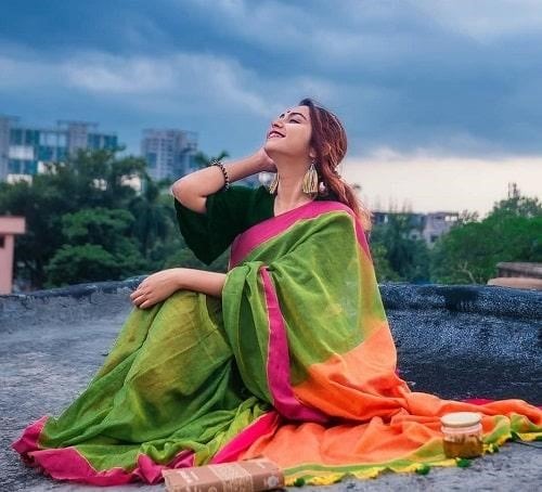 7 Saree Poses Every Girl Should Know