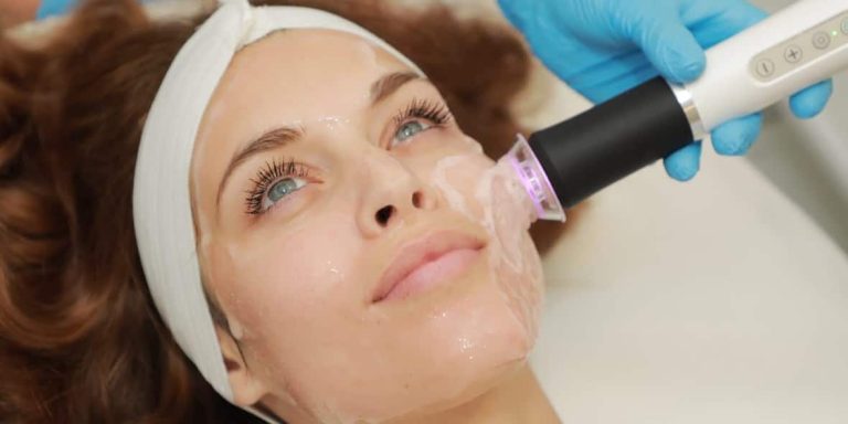 Skin Rejuvenation in the Desert: Dubai’s Top Facial Spots