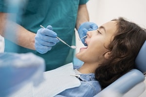 close-up-boy-dentist