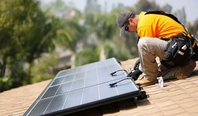 Importance of Solar Panel Maintenance Services in Wellington FL