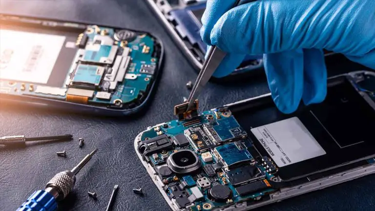 Navigating Phone Repair Services In The Netherlands