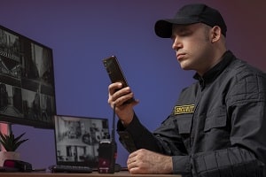 portrait-male-security-guard-with-uniform (2)