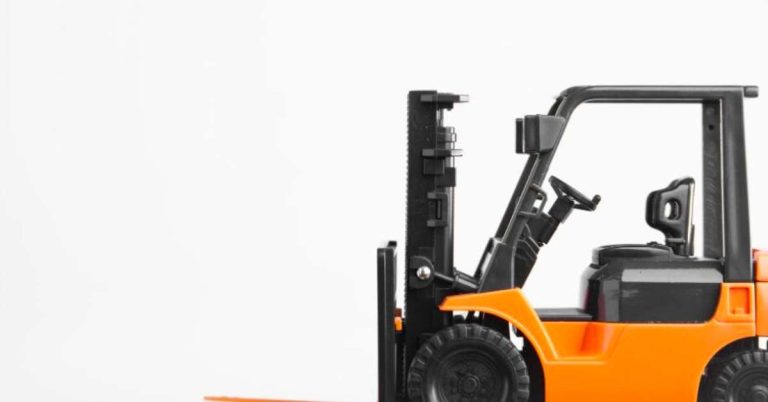 The Pros And Cons Of Both Forklifts For Sale And For Hire