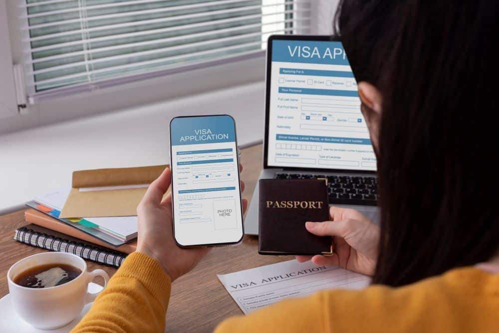 visa-application-form-smartphone1