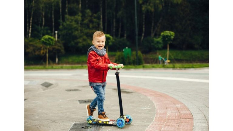 12 Tips to Choose the Right Kids Scooter