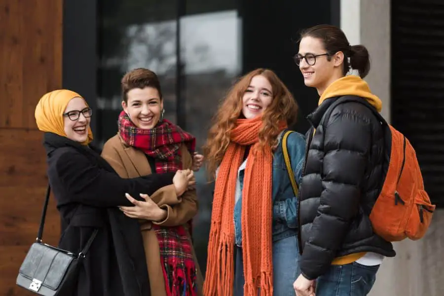 group-teenagers-laughing-together1