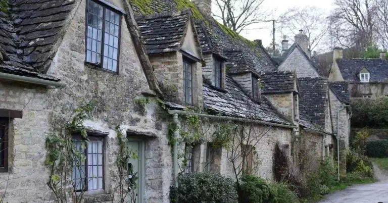 Discover the Charm of Staying in the Cotswolds: From Bibury to Bourton on the Water