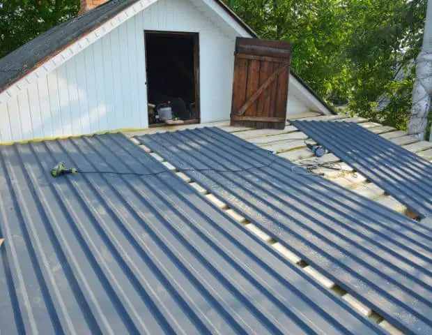 Metal vs. Asphalt vs. Tile Roofing: A Cost & Durability Breakdown ...