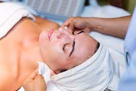 Dubai’s Chemical Peel Consultation: Get Expert Advice Before Treatment