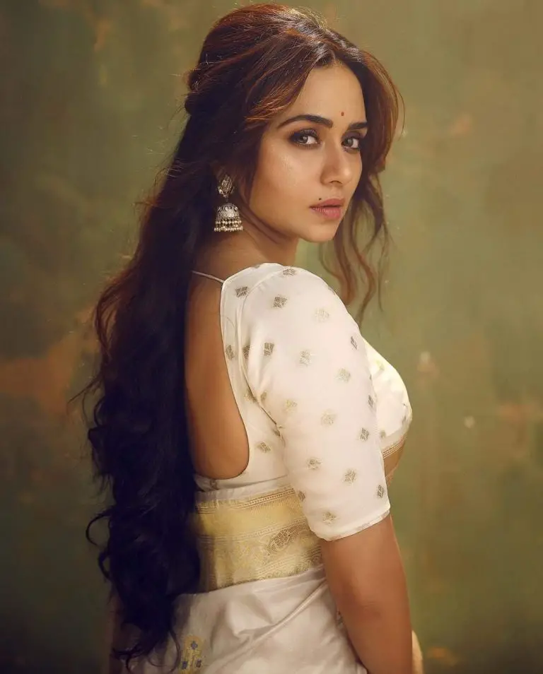 Amruta Khanvilkar: Heeramandi Left Me Mind-Blown, Want to Work with Sanjay Leela Bhansali