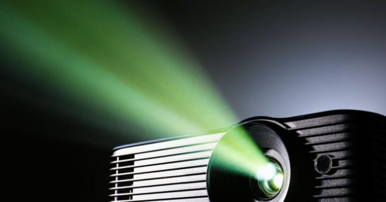 Choosing the Right Projector for Your Home Cinema