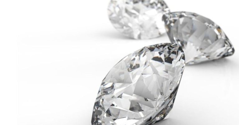 Maximizing Value: Your Essential Guide to Selling Diamonds and Understanding the Diamond Exchange Process